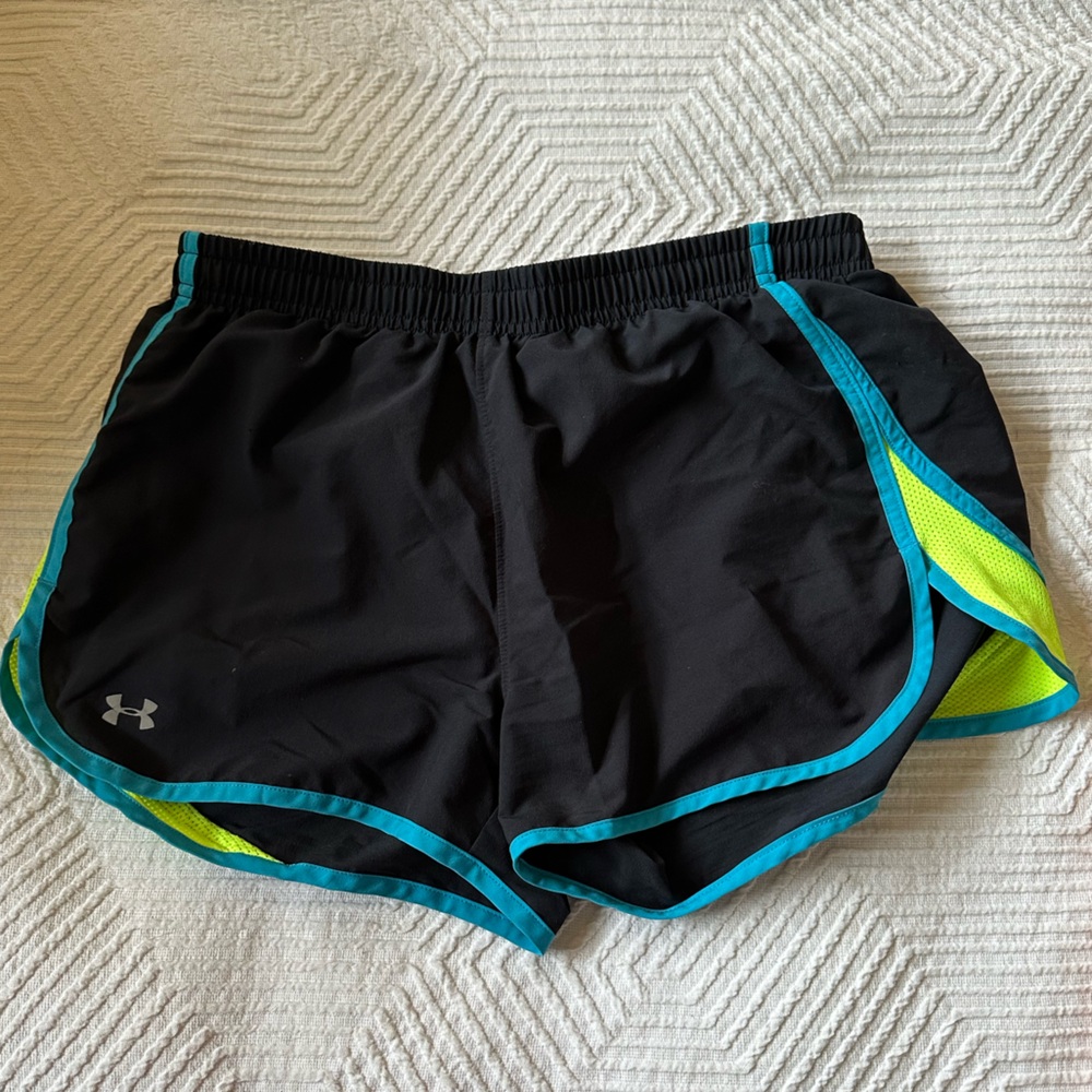UNDER ARMOUR SHORT